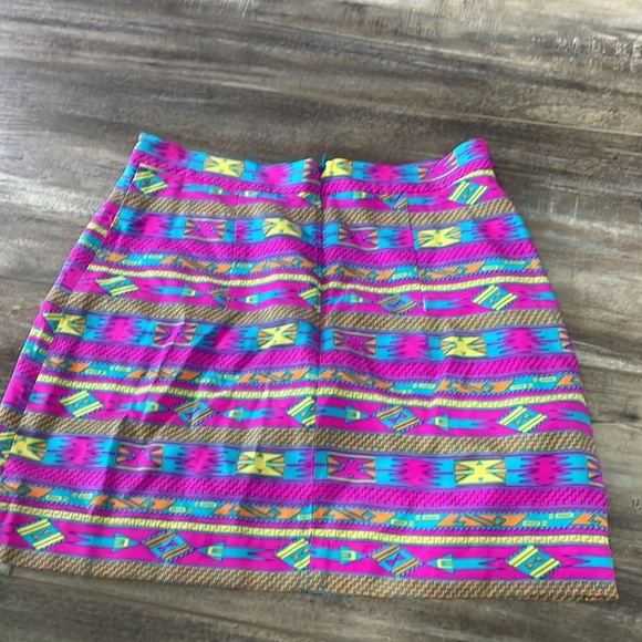 Amanda Uprichard Neon Pink Aztec Mini Skirt size petite - Picture 3 of 6